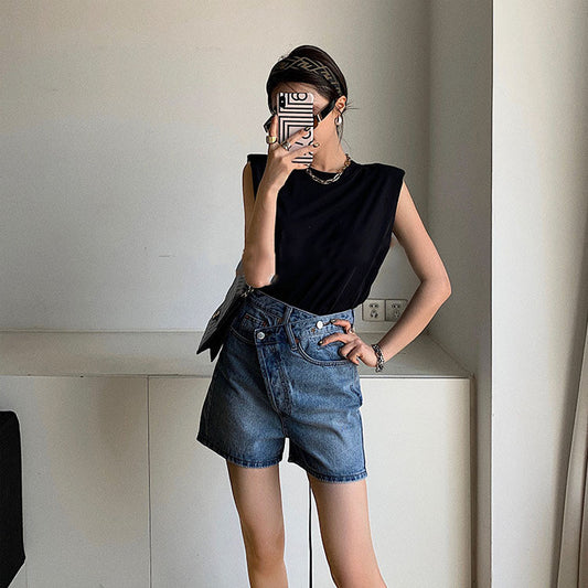 Sleeveless straight shirt T-shirt