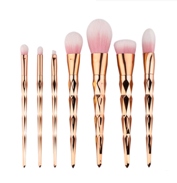 7 makeup brushes