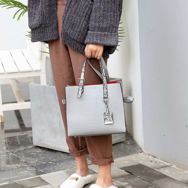 Diagonal cross bag