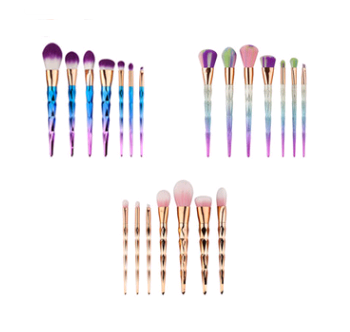 7 makeup brushes