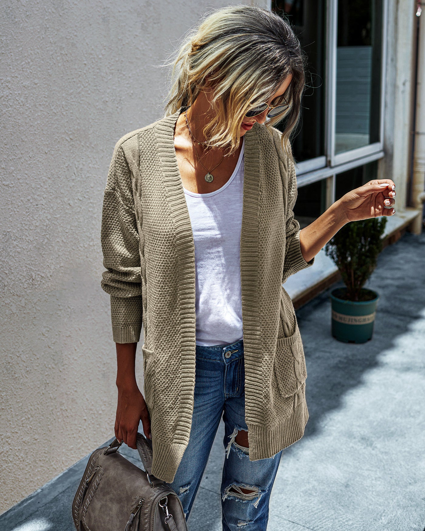 Solid color knitted cardigan