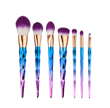 7 makeup brushes