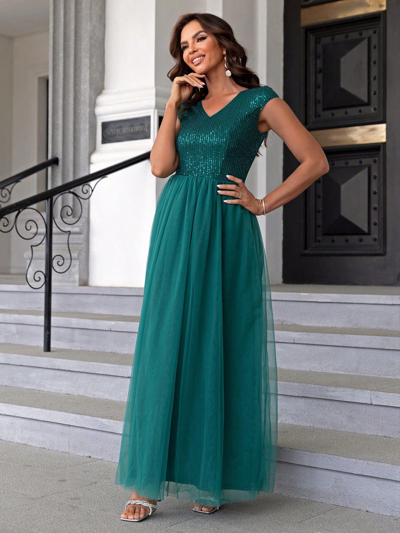 Contrast Color Formal Dress