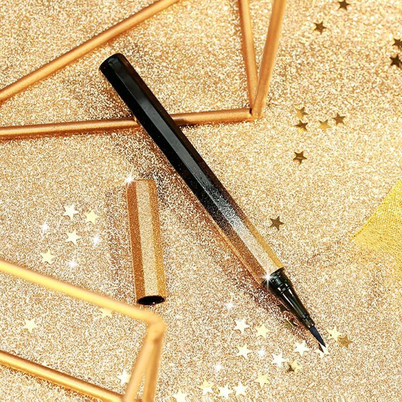 Golden pearlescent Eyeliner