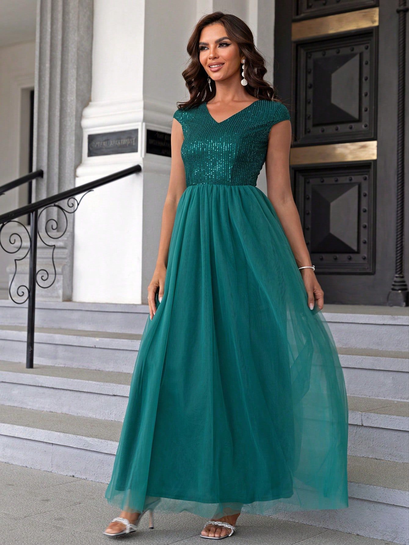 Contrast Color Formal Dress