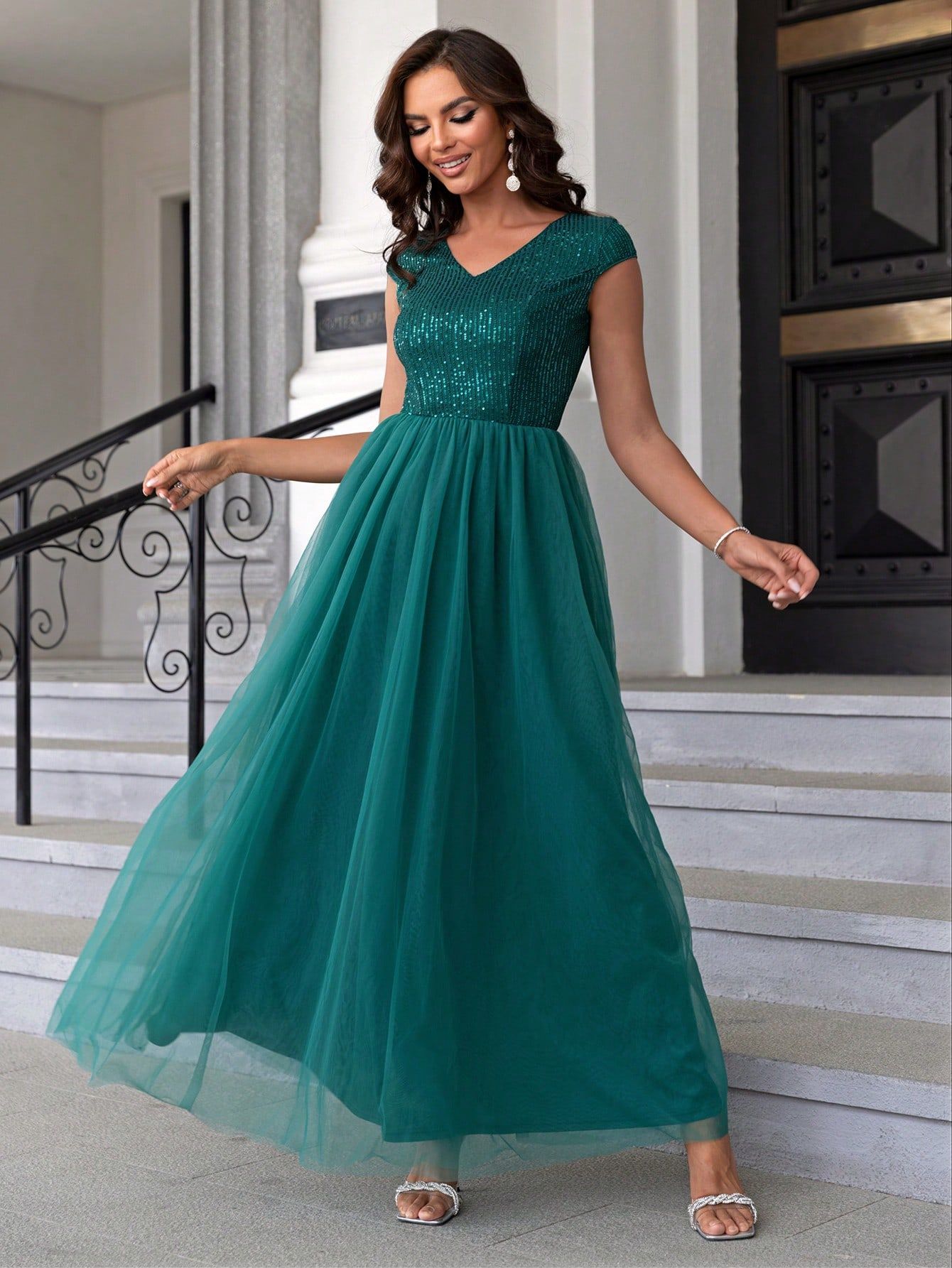 Contrast Color Formal Dress